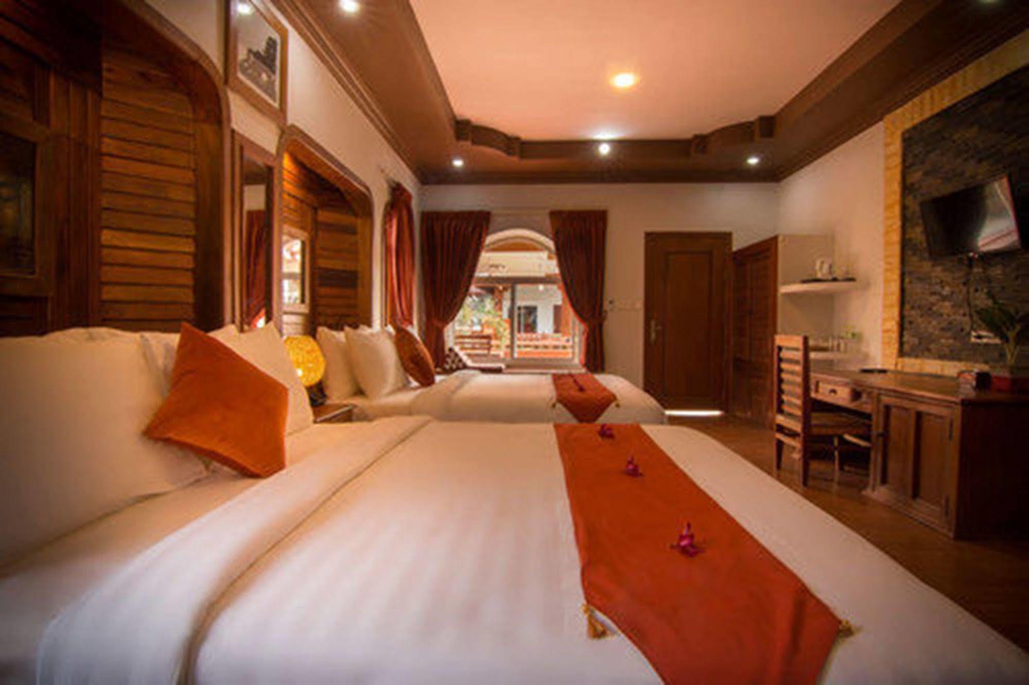 Ravorn Villa Boutique Battambang Exterior photo